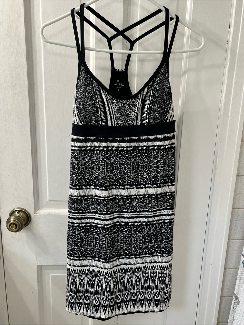 Athleta Coastline Swim Dress in Black and White Geometrical Pattern. Size Sm